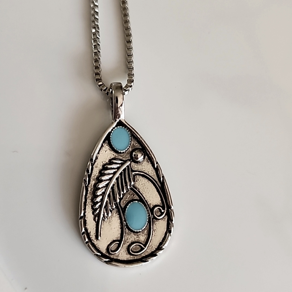 Boho Southwestern Simulated Turquoise Center Leaf NP